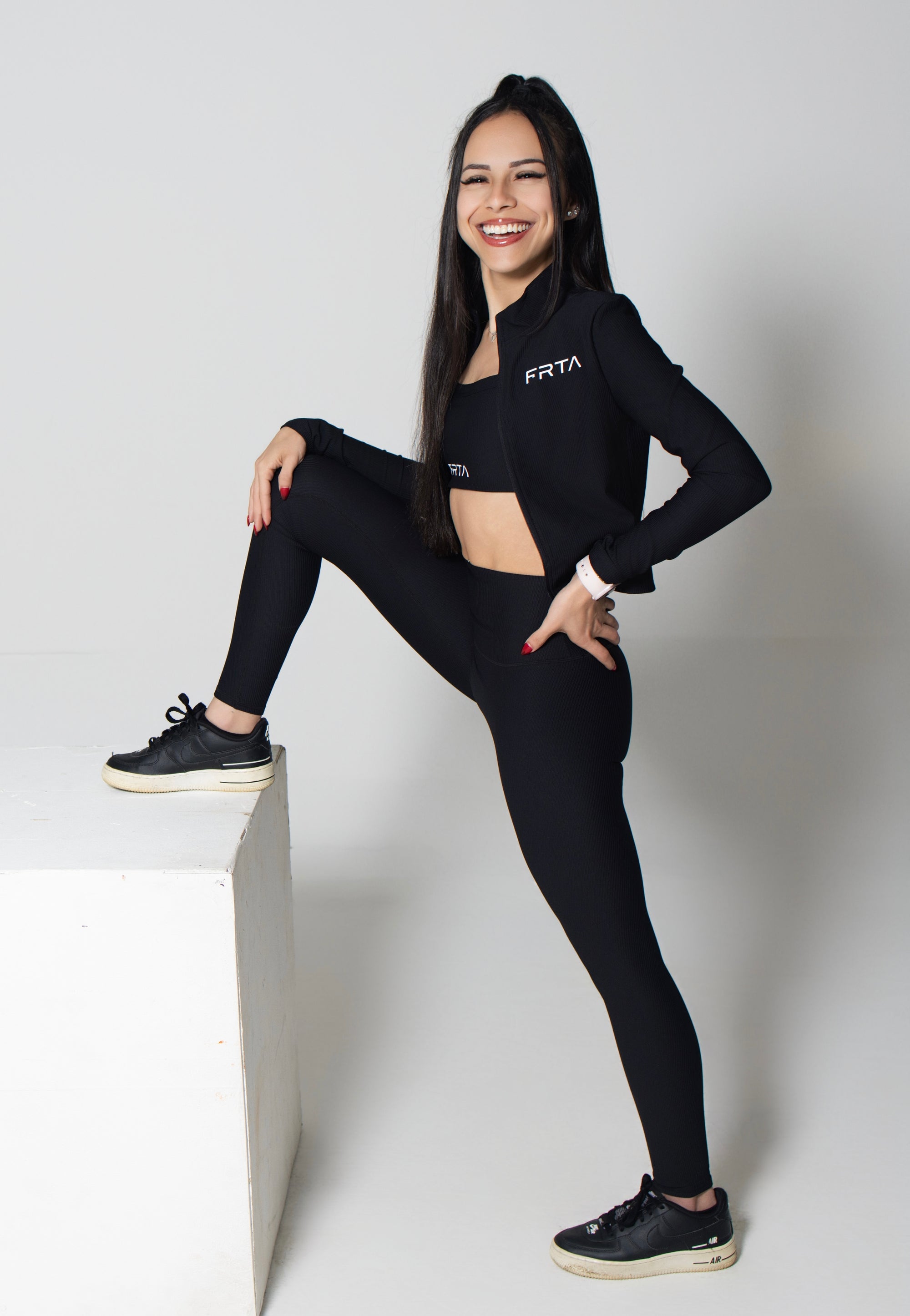 black elevate leggings set