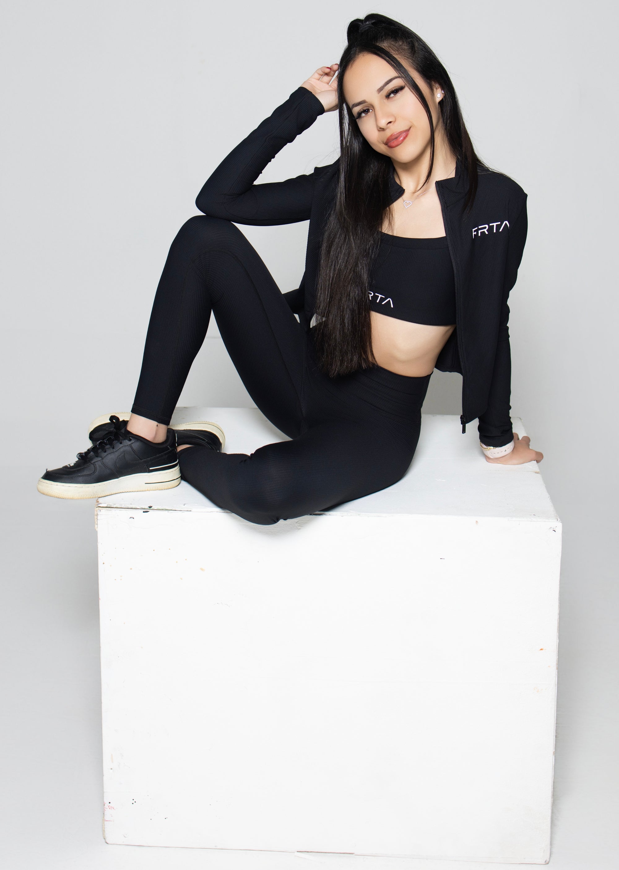 black elevate leggings set